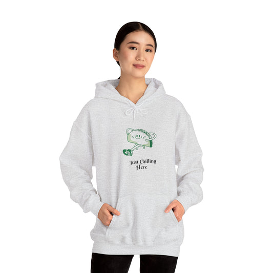 Just Chilling here hoodie Voor Dames En Heren