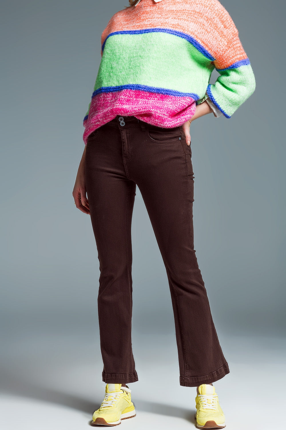 Skinny Flared Jeans met Dubbele Knopdetail in Bruin