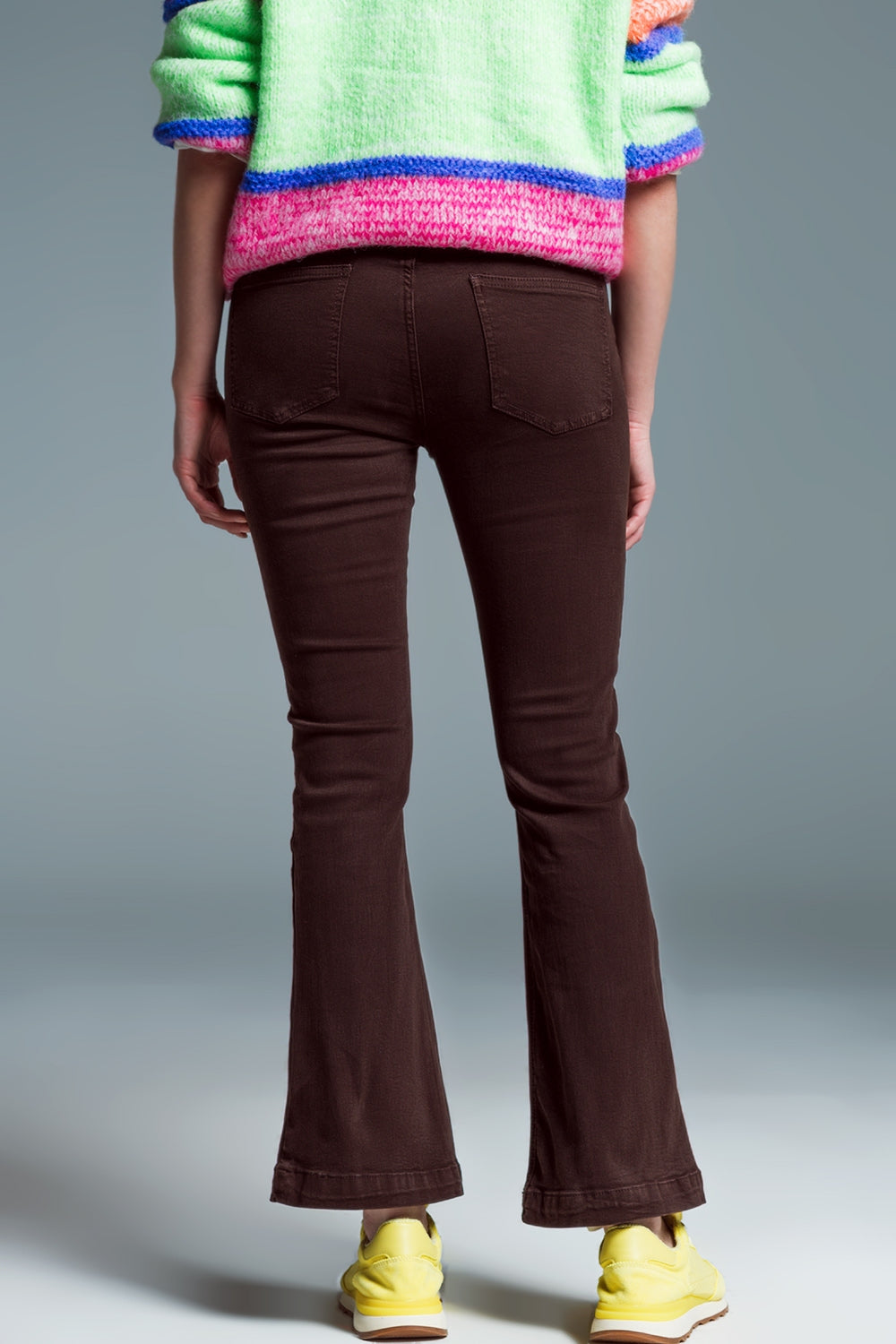 Skinny Flared Jeans met Dubbele Knopdetail in Bruin