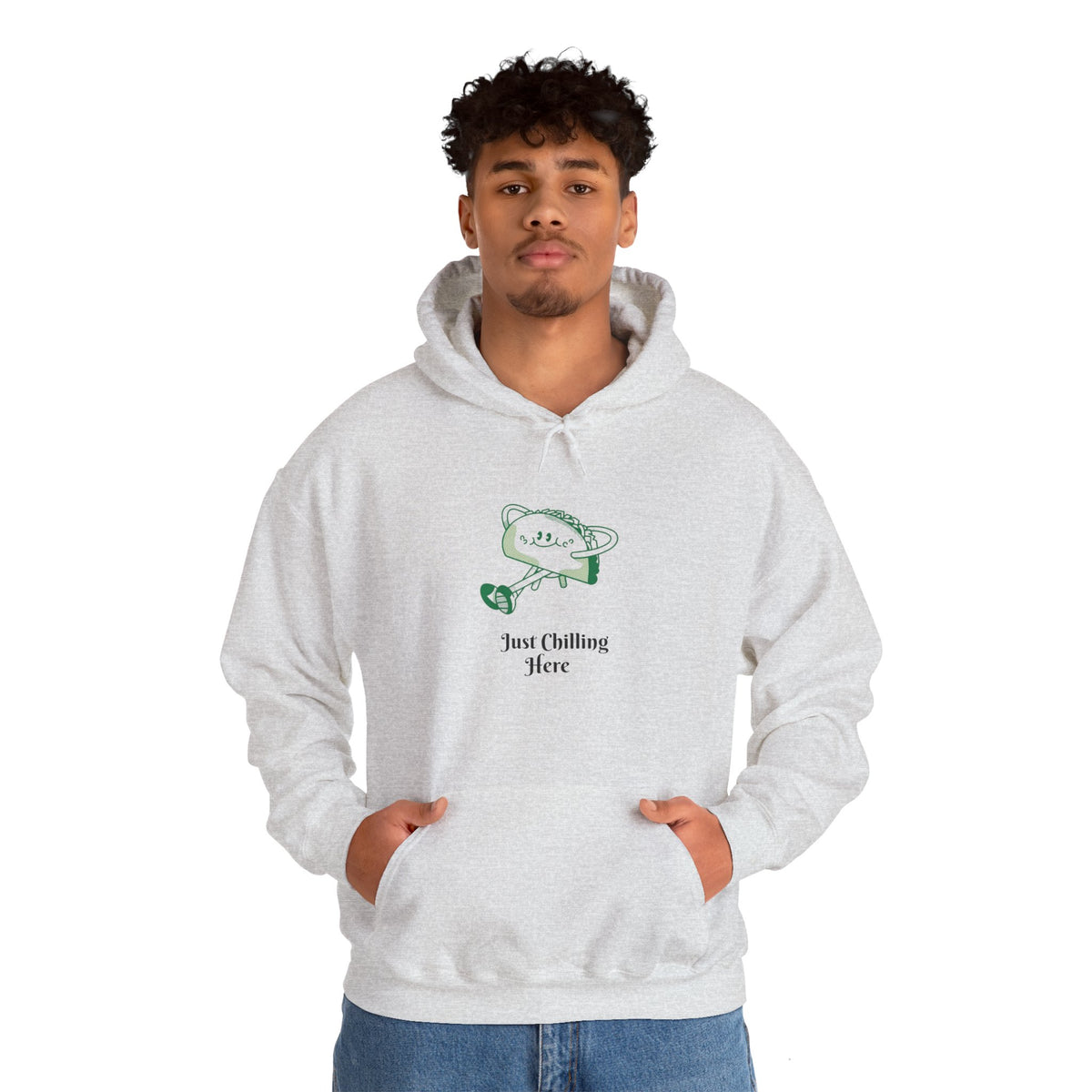 Just Chilling here hoodie Voor Dames En Heren
