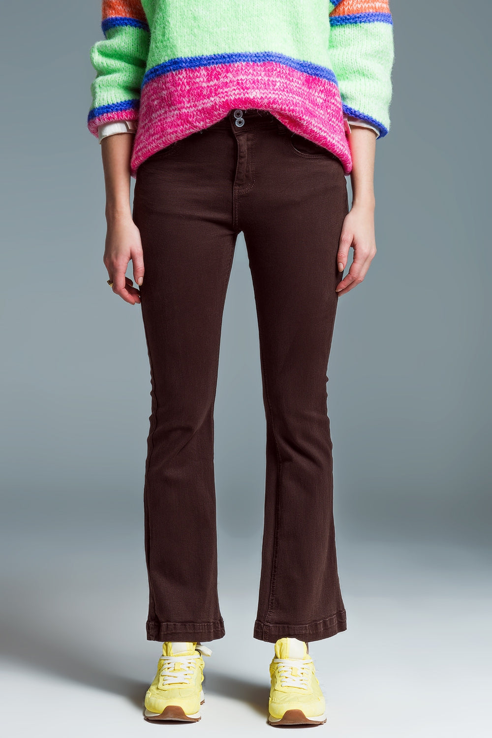 Skinny Flared Jeans met Dubbele Knopdetail in Bruin