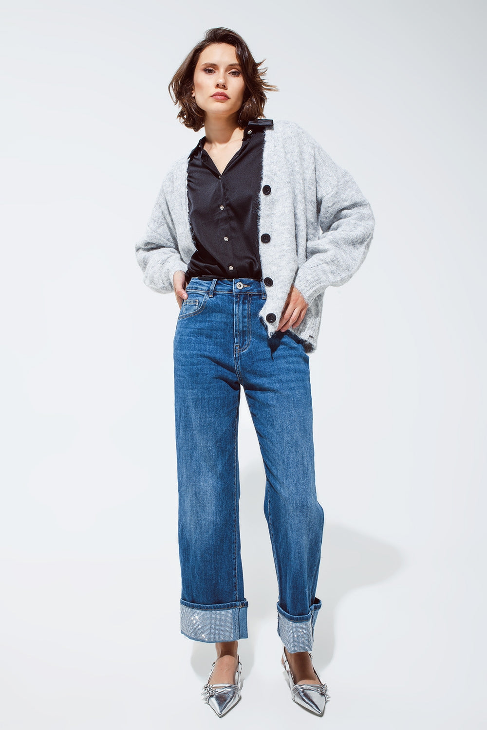 Grijze cardigan met een diepe V-hals en kantdetails